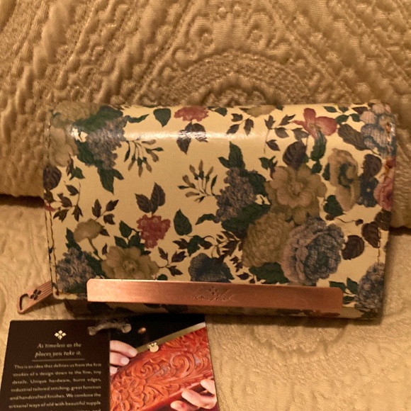 Patricia Nash Handbags - Patricia Nash leather floral wallet